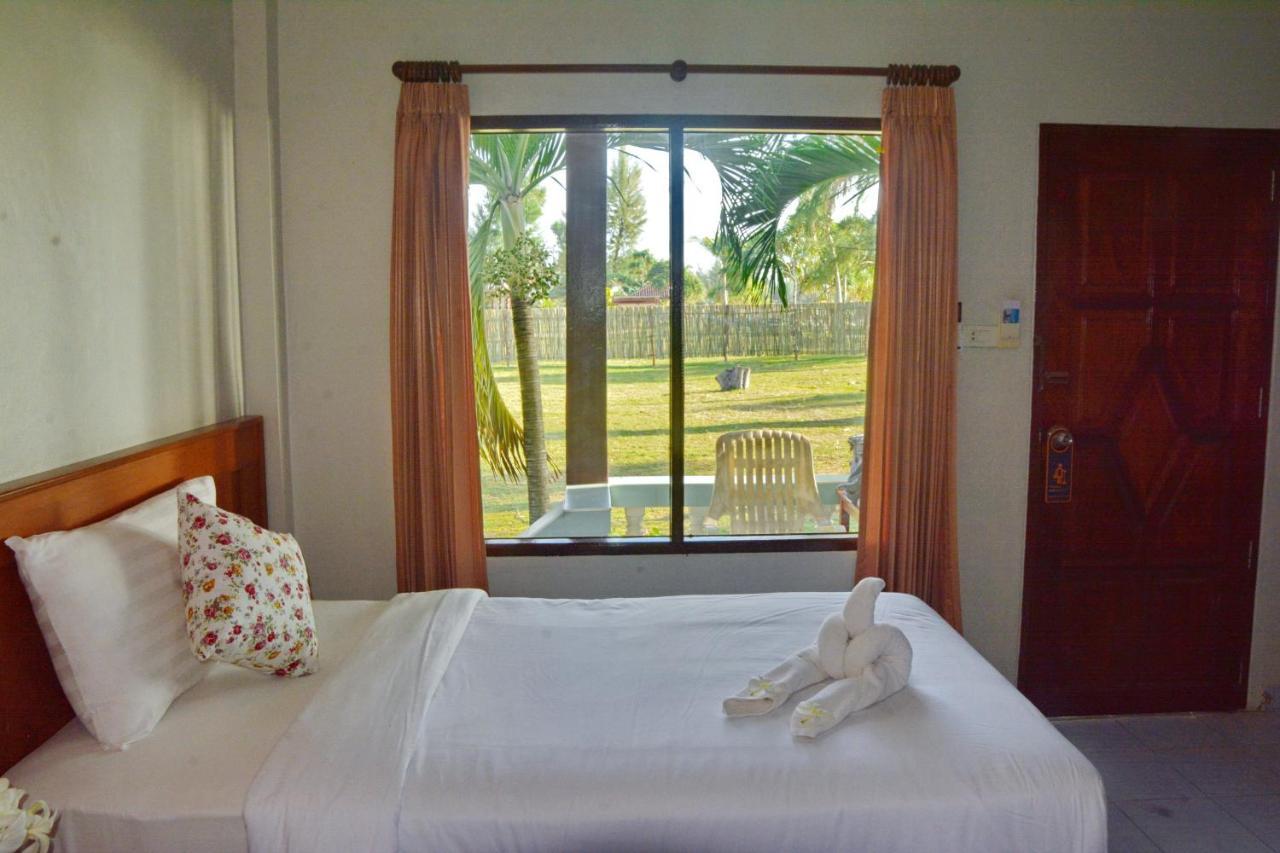 Klongdao Beach Resort Ko Lanta Esterno foto
