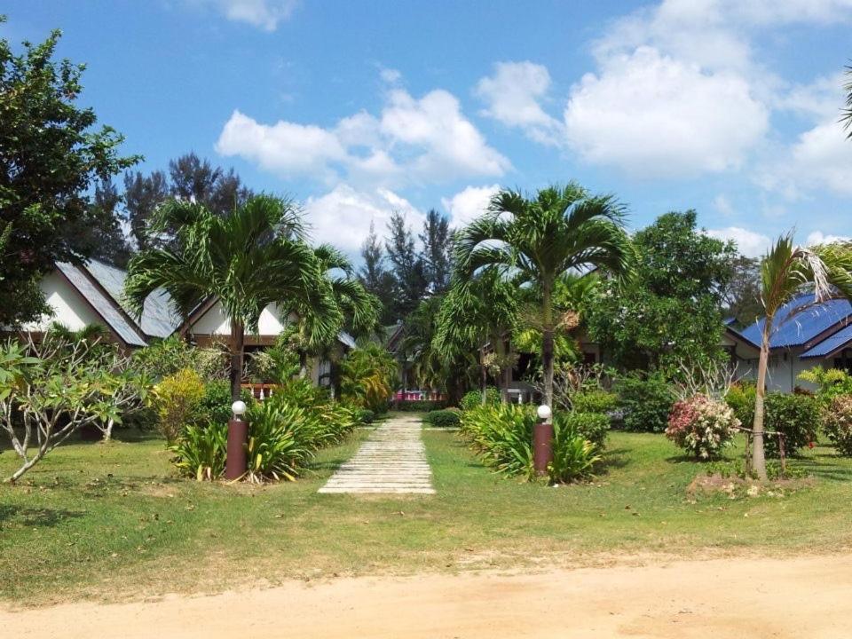 Klongdao Beach Resort Ko Lanta Esterno foto